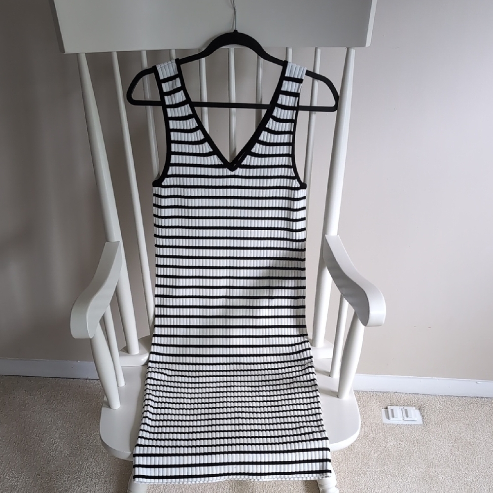 GAP Black and White Vneck Sheath Midi Dress - XL Tall Size